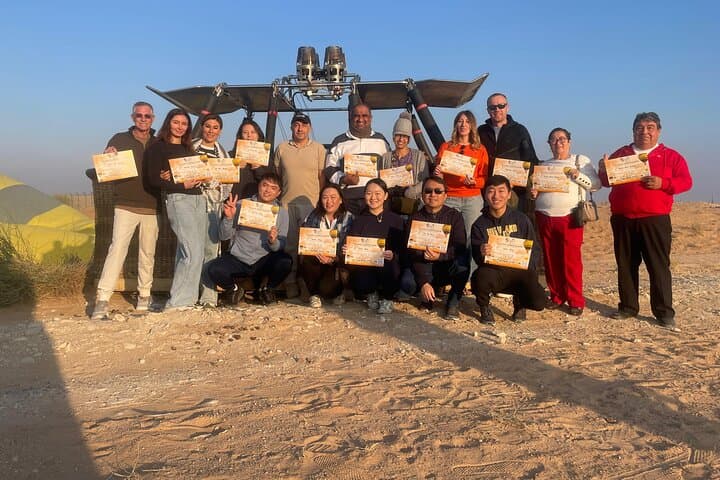 Dubai Sunrise Hot Air Balloon Flight: Float Over Golden Dunes at Dawn