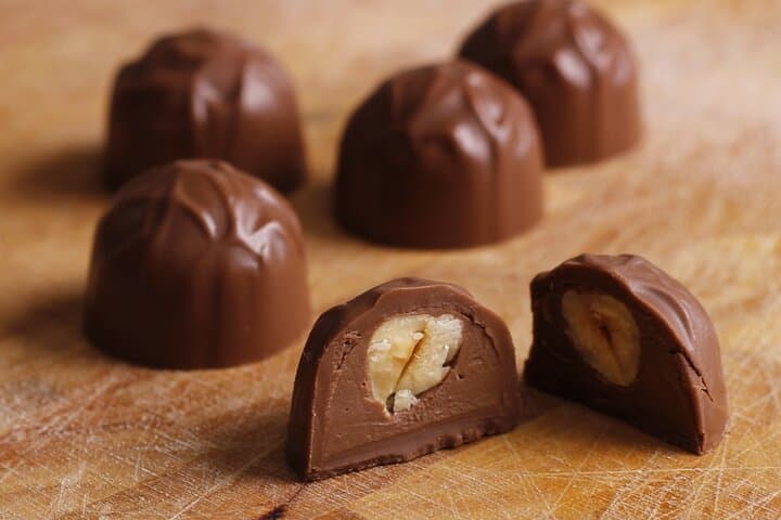 Hands-On Belgian Chocolate Workshop with Beer Tasting in Brussels photo 6