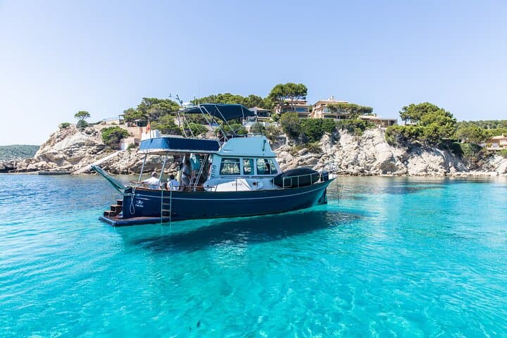 Luxury Mallorcan Llaut Charter from Port d'Andratx: Snorkel, SUP & Cava photo 5