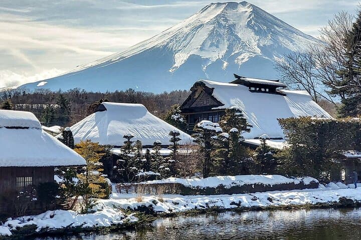 Photographing Mt. Fuji: Full-Day Lake Kawaguchi & Oshino Hakkai Scenic Tour from Tokyo photo 5
