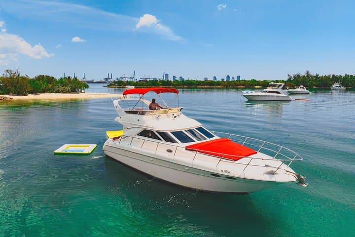 Pink 50ft Miami Yacht Rental: Private Biscayne Bay & Miami River Cruise photo 4