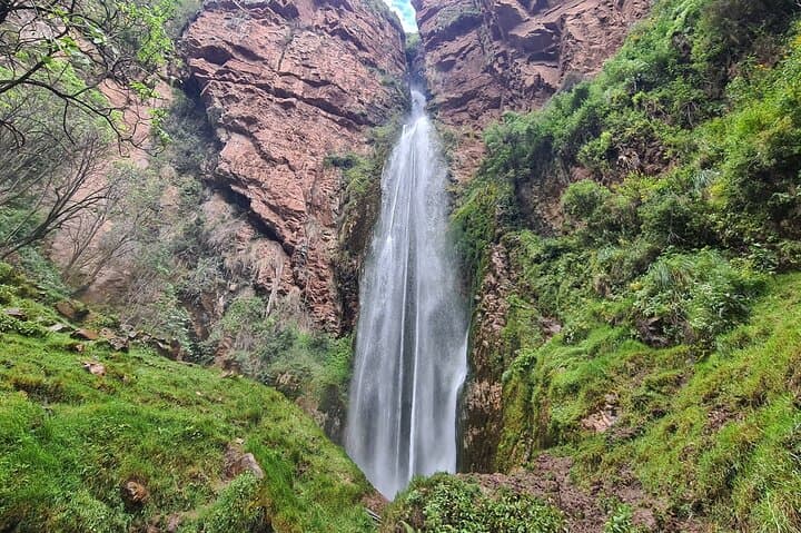 Private Hike to Inca Perolniyoc: Waterfalls, Ruins & Andean Ritual Sites