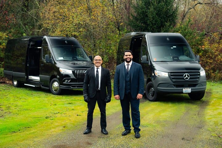 Seattle Private Airport Transfer: SUV & Sprinter Van One-Way or Round Trip