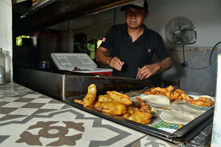 San José del Cabo Beer & Seafood Walking Tour — Taste Baja's Coastal Bites photo 4