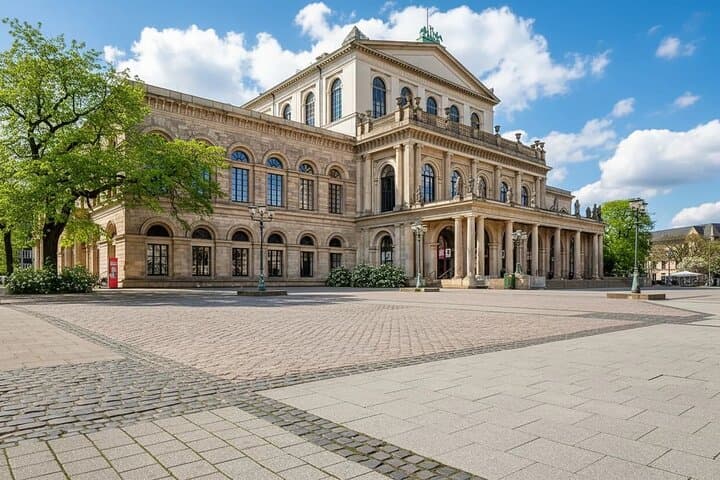 Hannover Self-Guided Walking Tour with Audio Guide — New Town Hall, Ernst-August & Riverbank