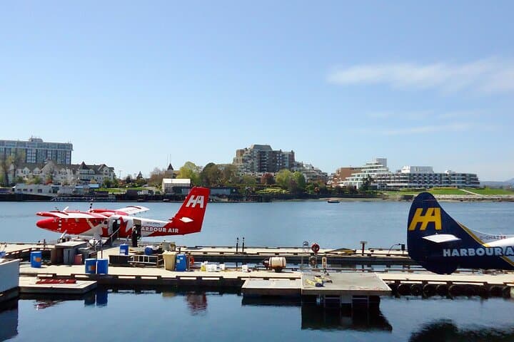 Evening and Weekend Walking Tours in Downtown Victoria: Historic Night Strolls
