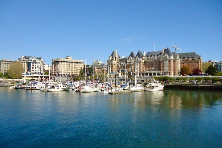 Evening and Weekend Walking Tours in Downtown Victoria: Historic Night Strolls photo 5