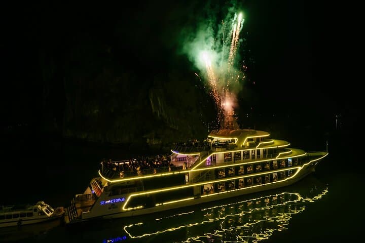Sea Octopus Sunset Dinner Cruise in Ha Long Bay photo 3