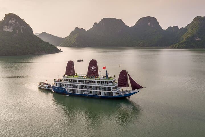 Halong Bay 2-Day Luxury Junk Cruise from Hanoi — Kayak, Swim & Overnight Cabin photo 3