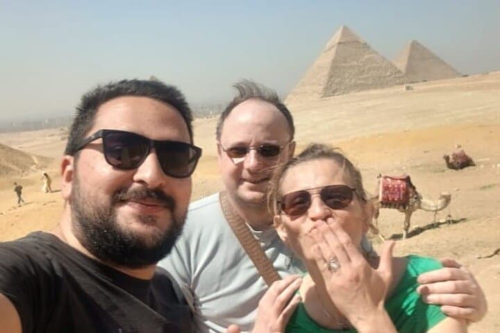 Comfortable Private Tour to the Pyramids of Giza — Hassle-Free Visit photo 1
