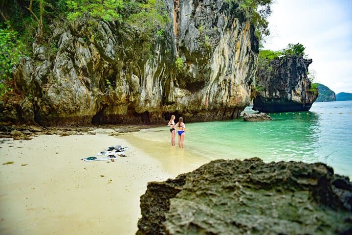 Krabi 9 Islands and Hong Island Speedboat Adventure: Full-Day Snorkel & Sandbar Tour photo 3