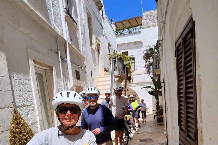 Smart & Easy E‑Bike Tour in the Itria Valley: Martina Franca to Locorotondo