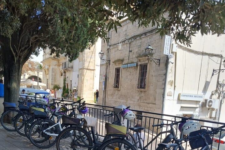 Smart & Easy E‑Bike Tour in the Itria Valley: Martina Franca to Locorotondo photo 4