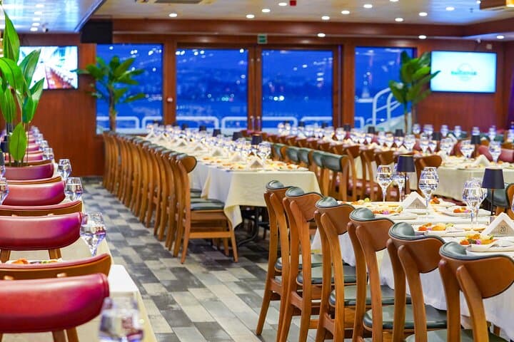 Evening Luxury Cruise on the Bosphorus: Dinner, Live Music & Iconic Views photo 5