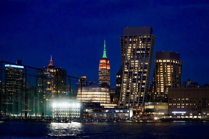Ring in the New Year on a Hudson River Starship: NYE Fireworks Cruise with Open Bar photo 1