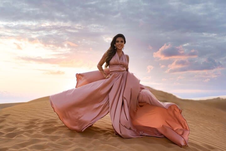 Flying Dress Luxury Photoshoot in Dubai — Desert, City & Beach Glamour photo 2