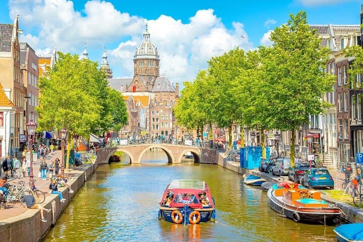 Essential Amsterdam Guided Walking Tour: Canals, Golden Age & Hidden Courtyards photo 5