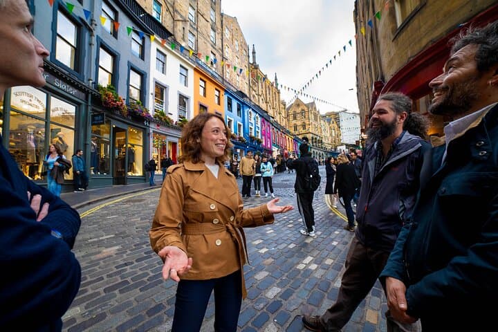 Edinburgh Full-Day Walking Tour with Castle Entry: Old Town, New Town & National Gallery photo 3