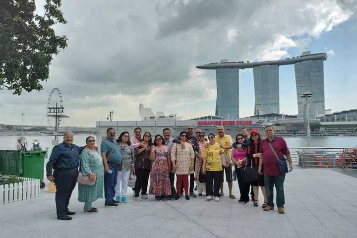 Glittering Singapore Night Tour: River Cruise, Chinatown Walk & Lau Pa Sat Satay Street photo 4