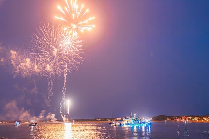 Hilton Head Firework Cruise: Sunset Dolphin Watch & Shelter Cove Fireworks