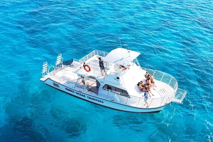 Turtle Canyon Semi-Private Snorkel from Waikiki — Small-Group Catamaran Tour photo 4