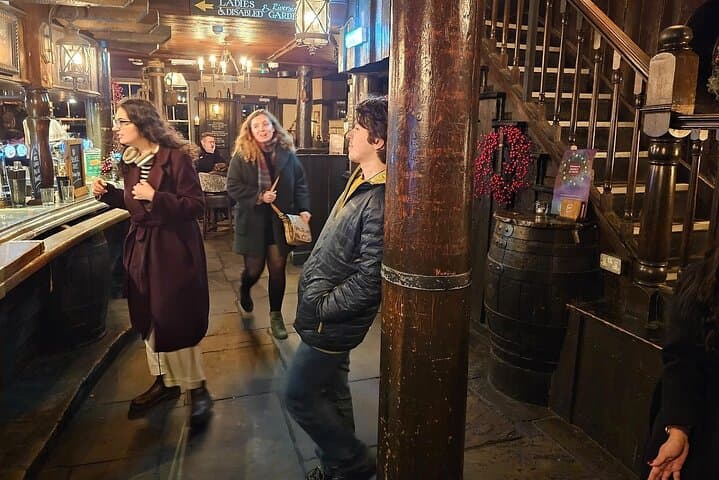 Pilgrims and Pirates: Private Riverside Pub Walk Through London's Docklands photo 6