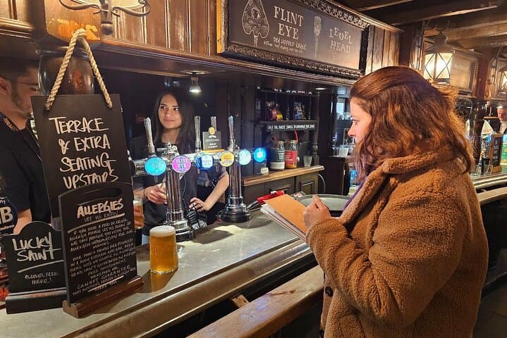 Pilgrims and Pirates: Private Riverside Pub Walk Through London's Docklands