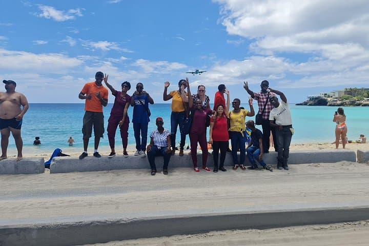 Great Bay Philipsburg Party Bus: Beach Bar Hopping Tour in Sint Maarten photo 3