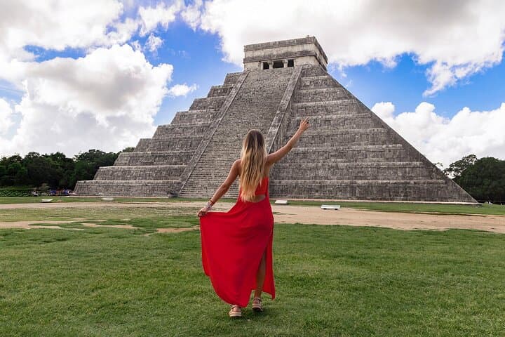Chichén Itzá Guided Tour with Cenote Swim and Yucatecan Lunch — Day Trip from Cancún photo 1