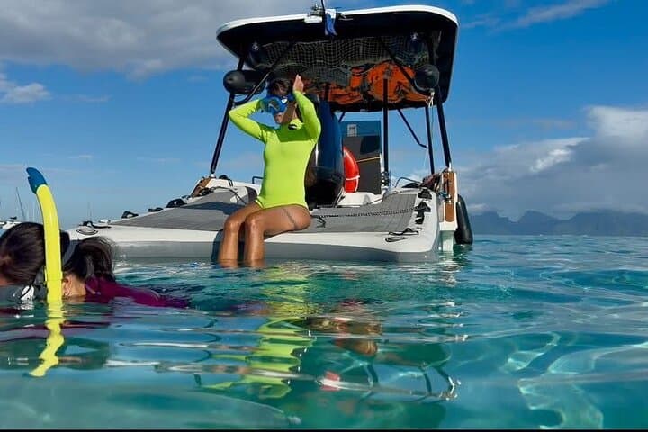 Private Tahiti Lagoon Snorkeling and Polynesian Lunch: An Intimate Boat Tour photo 2