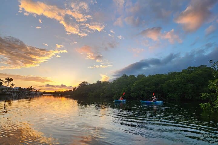Sunset Kayak Adventure with Enchanting Underwater Lights in the Florida Keys photo 5
