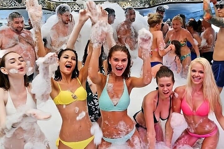 Side Hidden Island Cruise: Lunch, Swim Stops & Foam Party photo 5