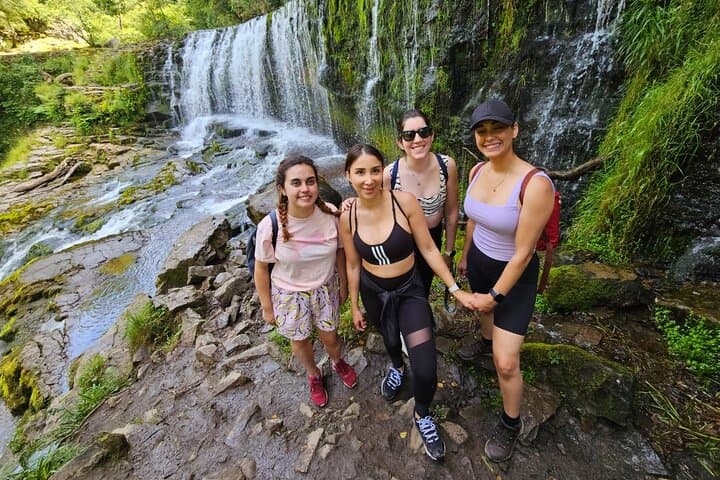 Brecon Beacons 4 Waterfalls: Private Guided Day Hike from Cardiff