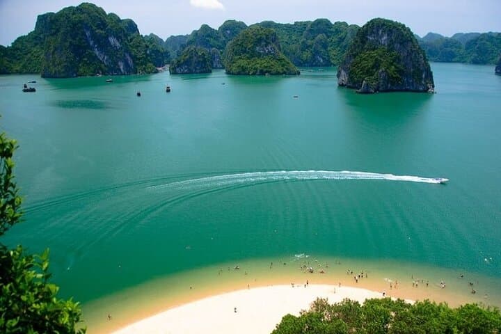 Hera Luxury Day Cruise: Full-Day Lan Ha & Halong Bay Exploration photo 6