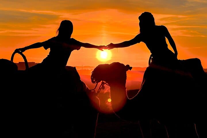 Sunset Dinner Under the Stars at Agafay Desert: Marrakech Transfers & Live Show