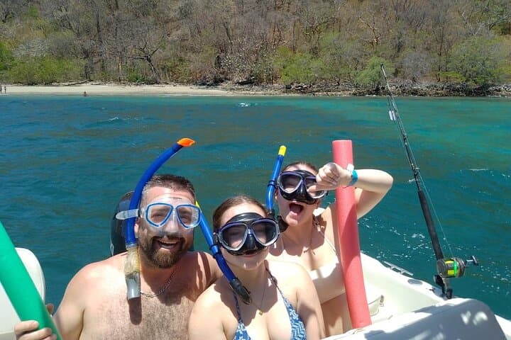 Private Papagayo Charter: Fish, Snorkel and Beach BBQ from Playas del Coco photo 5