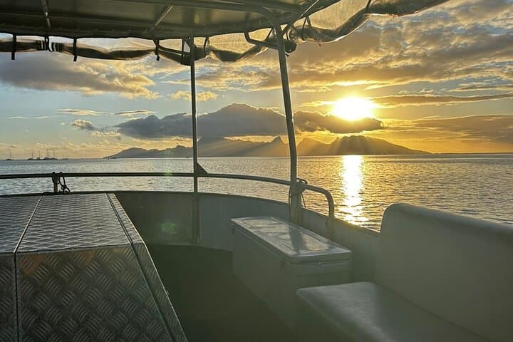 Private Sunset Cruise in Tahiti: Romantic Proposal & Celebration Tour photo 2