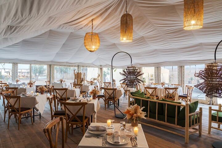 Agafay Desert Dinner: Luxury 4x4 Evening with Gnawa Music & Fire Show