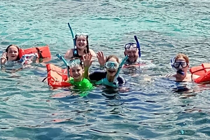 Roatán Drift Snorkel and Private Beach Break with Chocolate Tasting photo 2