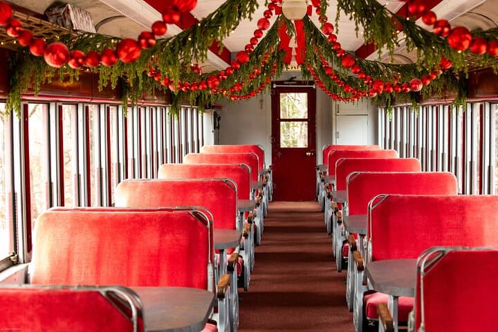 Santa Express Train First Class: A Festive Ride Along the Pemigewasset photo 2