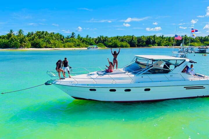 Punta Cana Private Yacht Morning: Snorkel, Natural Pool & Open Bar photo 3
