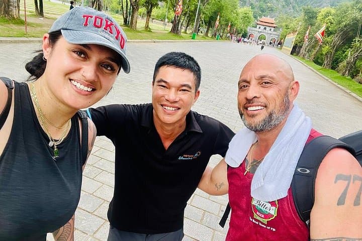 Luxury Ninh Binh Small Group Tour: Mua Cave Viewpoint, Tam Coc or Trang An & Countryside Cycling photo 2