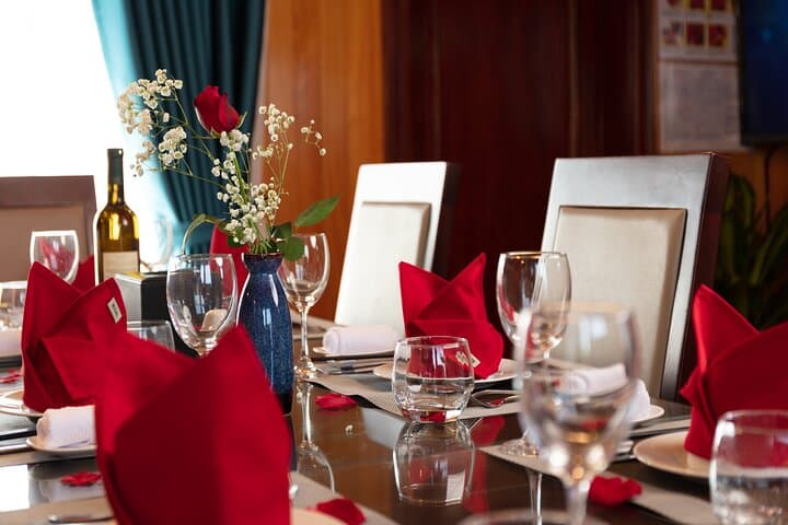 Halong Bay 7-Hour Amazing Sails Luxury Day Cruise from Bai Tu Long photo 2