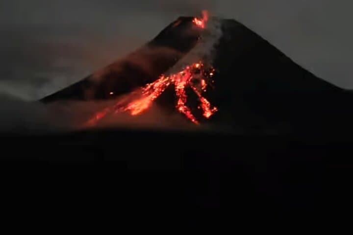 Merapi Night Lava View: Hilltop Tour from Yogyakarta