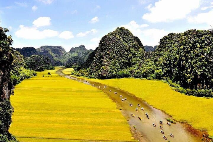 Cycle and Boat Through Hoa Lu & Tam Coc: Full-Day Trip from Hanoi photo 3