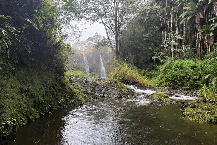 Waiale Waterfalls Hike & Swim with Native Hawaiian Guide — Hilo Waterfall Adventure photo 4