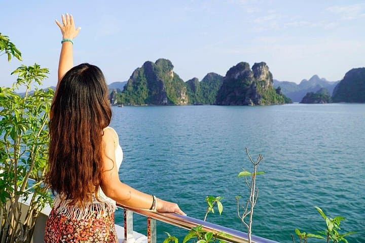 Halong Bay Premium Day Cruise: Sung Sot Cave, Kayaking & Sunset Party photo 3