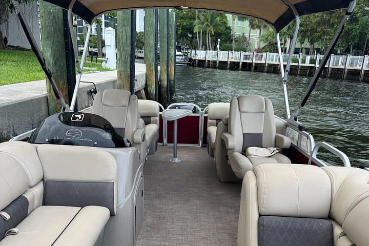 Fort Lauderdale Pontoon Rental: 24-Foot Boat on the New River photo 4