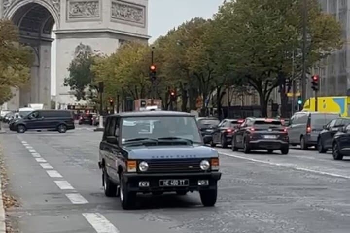 Like a Queen in Paris: Private Range Rover Classic Tour with Champagne photo 5