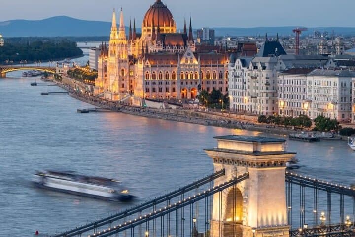 Private Day Trip from Vienna to Budapest: Buda Castle, Fisherman's Bastion & Parliament photo 3